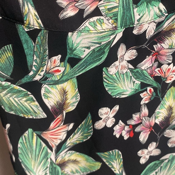 Adelyn Rae floral ruffle dress size small nwt - Picture 4 of 10